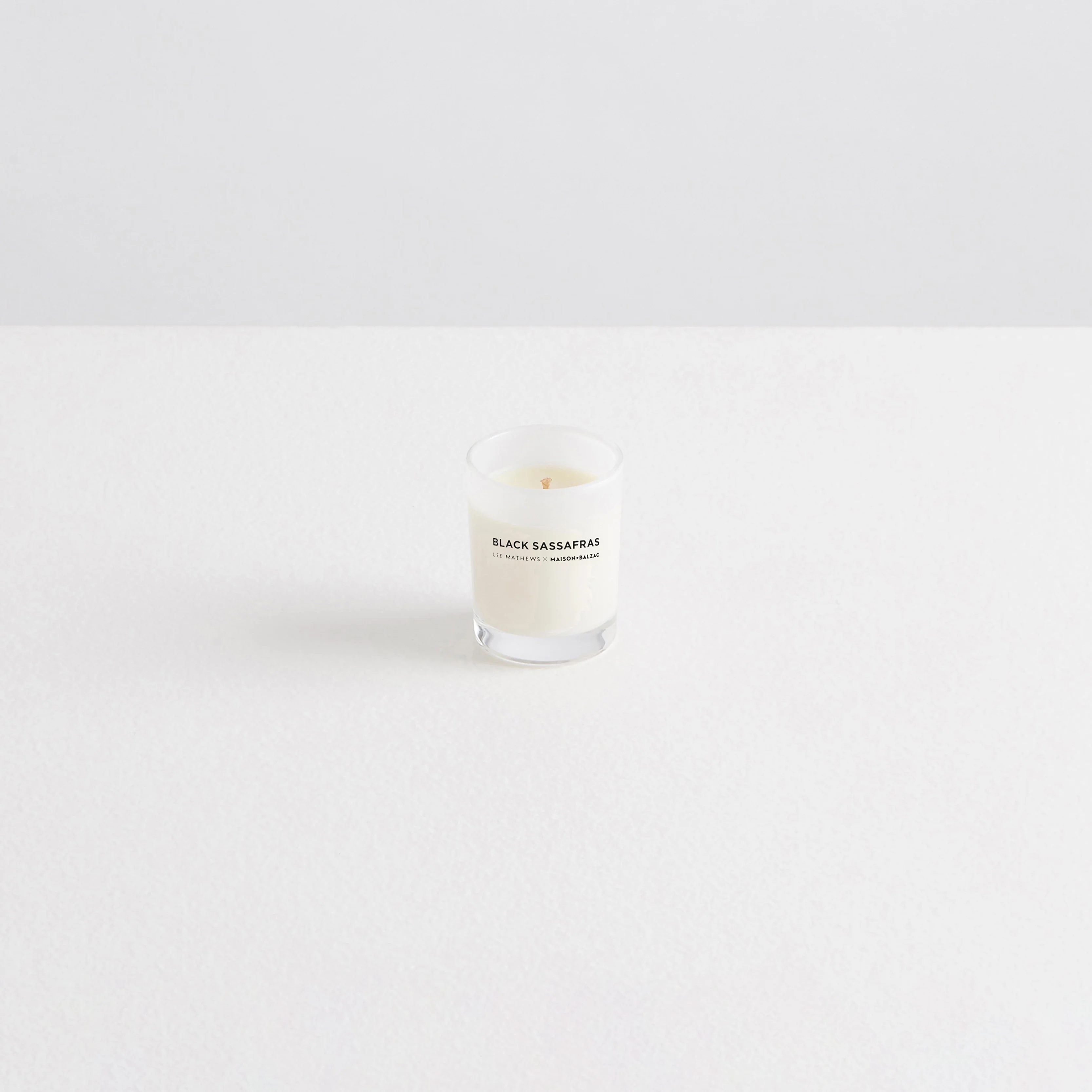 Black Sassafras Mini Scented Candle - Image 2